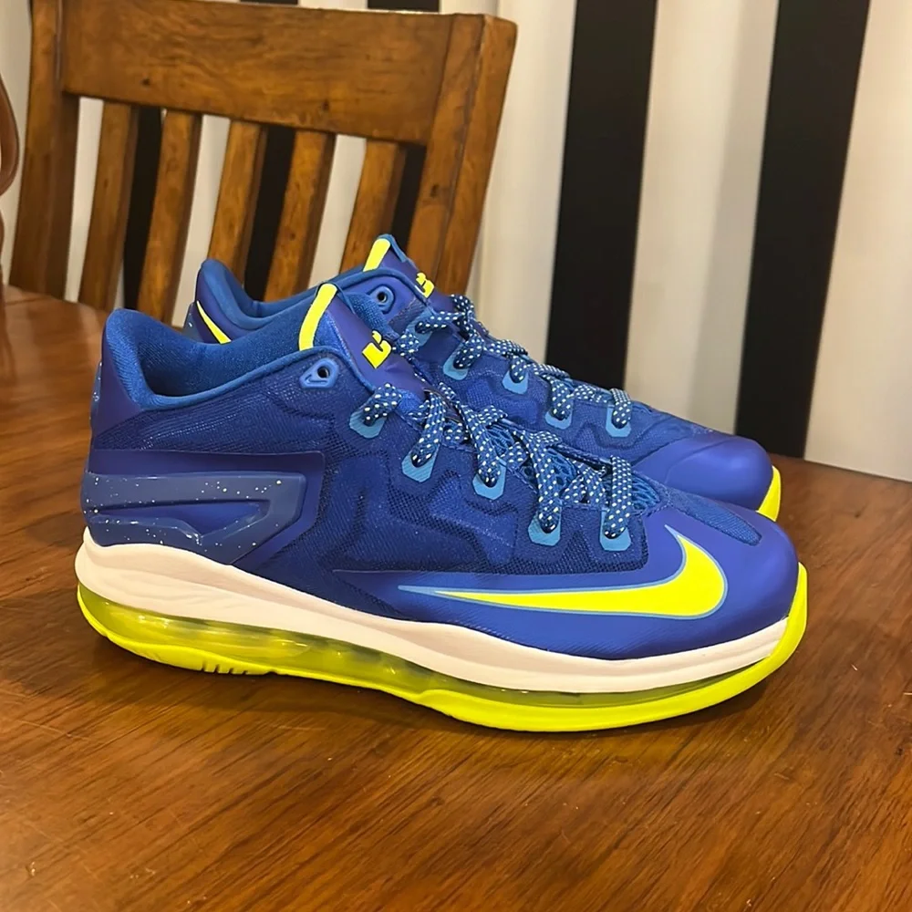 Nike Lebron XI Low Shoes Sneakers 644534 400 Boys Girls Youth Size 5.5Y Size 5.5
